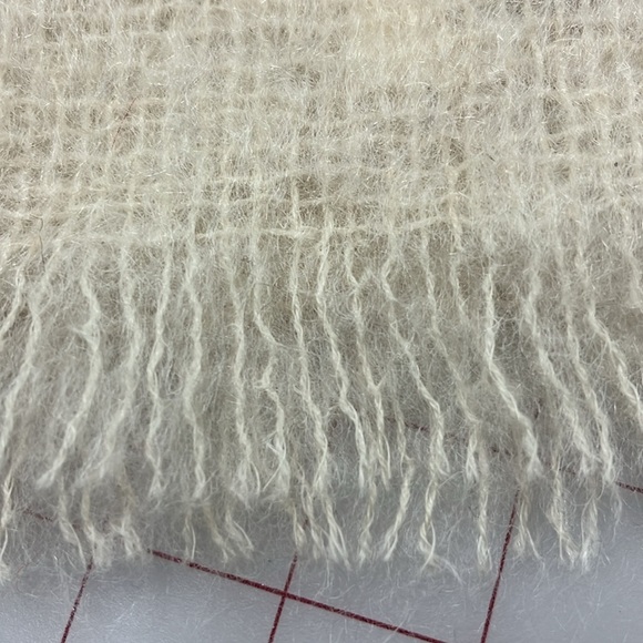 HEATHER-GLEN Vintage Mohair/New Wool Cream Loose Weave Scotland Fringe Scarf - Picture 6 of 9